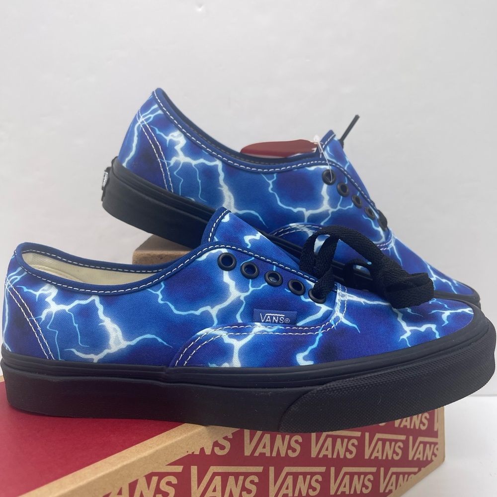 Vans WMNS Authentic (Lightning)
Black/Blue Sneakers
VN0A5H78QFT
Electric Blue - Picture 8 of 16
